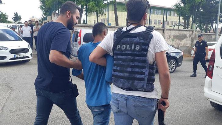 Arkadaşlık teklifini reddeden genç kızın evini silahla bastı, gözaltına alındı