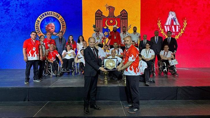 Avrupa Bilek Güreşi Şampiyonası’ndan 16 madalya ile döndüler