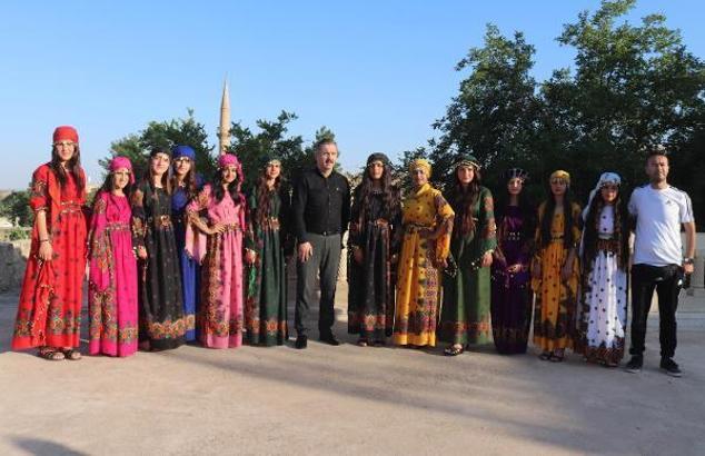 Midyat’ta turistler yöresel halk oyunlarıyla karşılanarak, ilçe 5 dilde tanıtılacak