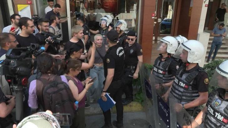 Şişli'de düzenlenen Onur Yürüyüşü'nde biri avukat 2 kişi gözaltına alındı