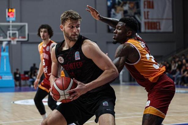 Manisa BŞB uzun forvet Luther'i aldı