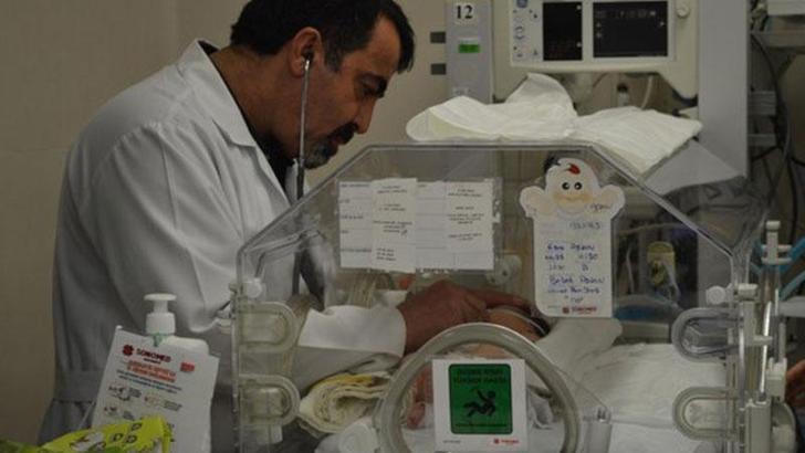 Elazığ’da 12 parmak bağırsağı tıkanıklığı olan 2 bebek, ameliyatla sağlığına kavuştu