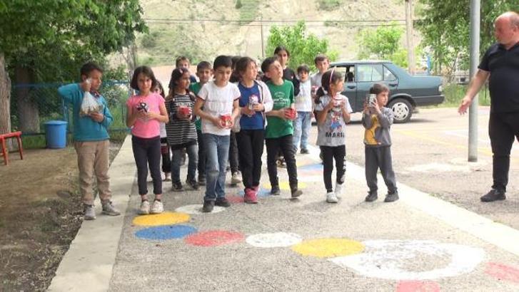 Miniklerin turizm gezisi finansı, kumbaraları oldu