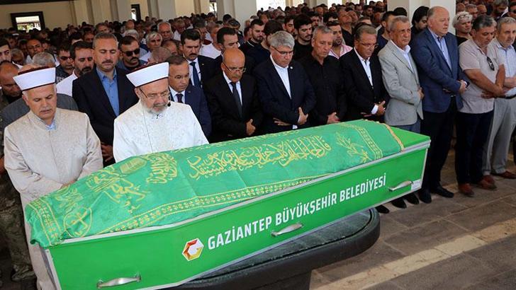 Fatma Şahin'in babası, son yolculuğuna uğurlandı