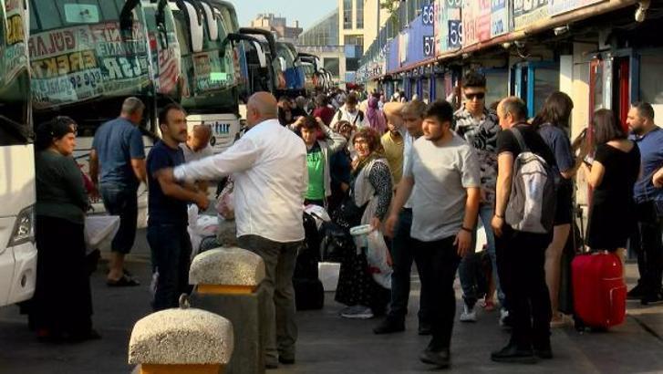 Bayrampaşa'daki 15 Temmuz Demokrasi Otogarında dönüş hareketliliği