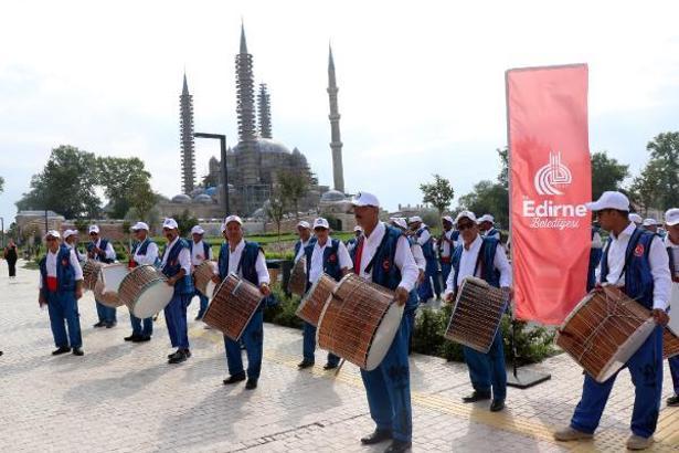 Kırkpınar Yağlı Güreşleri haftası 'karşılama' geleneği ile başladı