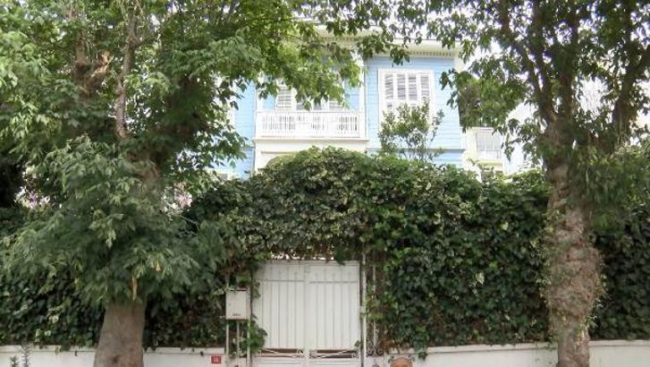 Gönen'de kaybolan Korhan Berzeg'in Büyükada'daki komşuları endişeli