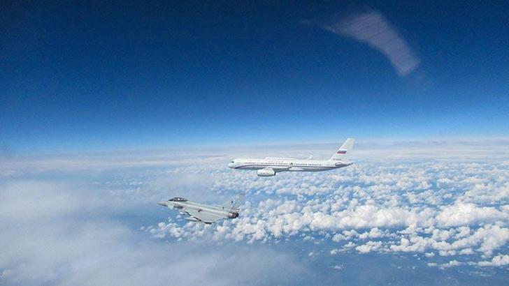 Estonya'daki İngiliz savaş uçakları, Rus uçaklarını engelledi