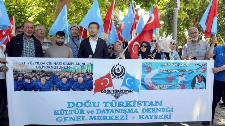 Kayseri’de Doğu Türkistanlılardan 'Urumçi' protestosu