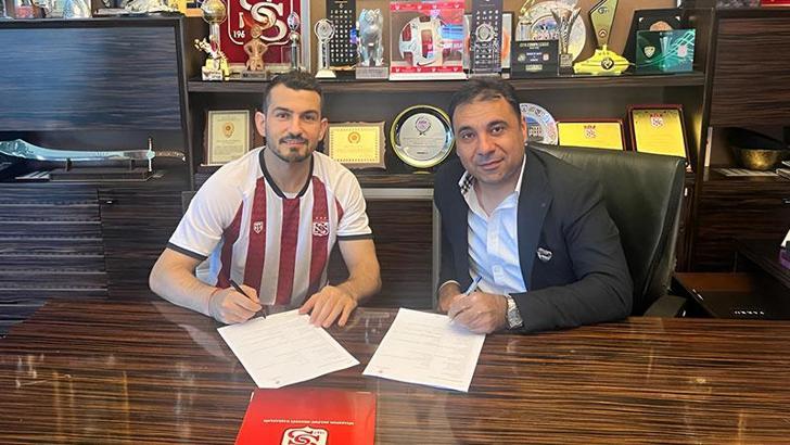 Sivasspor, Emrah Başsan'ı renklerine bağladı
