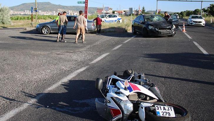 Otomobille çarpışan motosikletin 16 yaşındaki sürücüsü öldü; 1 yaralı