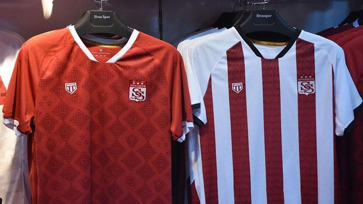 Sivasspor yeni sezon formalarını tanıttı