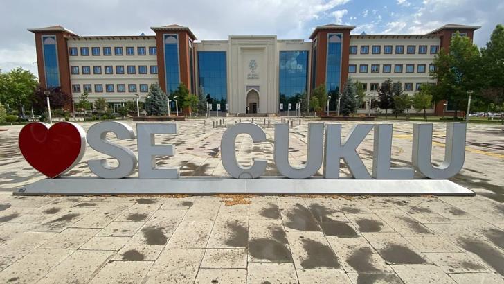 İlçe tabelasındaki 'L' harfi çalındı, Belediye Başkanı sosyal medyada paylaştı