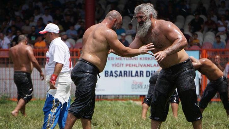 Kırkpınar'da başpehlivanlık güreşlerinde ilk tur tamamlandı