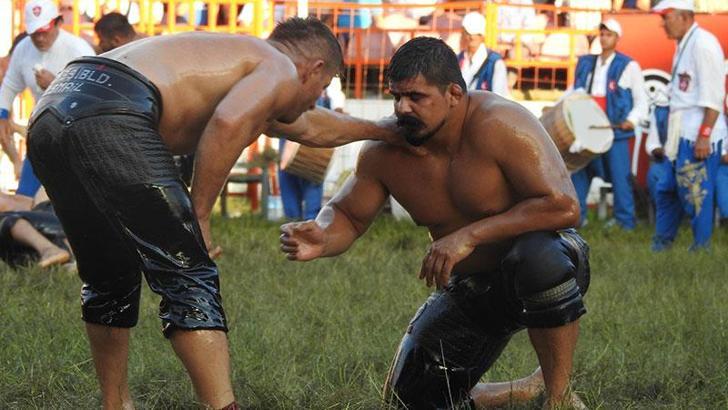 Kırkpınar’da çeyrek finale yükselen Başpehlivanlar belli oldu