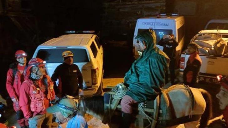 Kaçkarlar'da buzul tırmanışında düşen dağcıya 'at'lı kurtarma