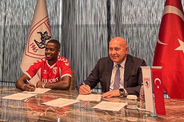 Samsunspor Nanu'yu renklerine bağladı