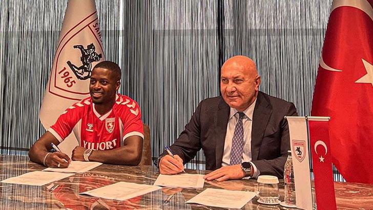 Samsunspor Nanu'yu renklerine bağladı