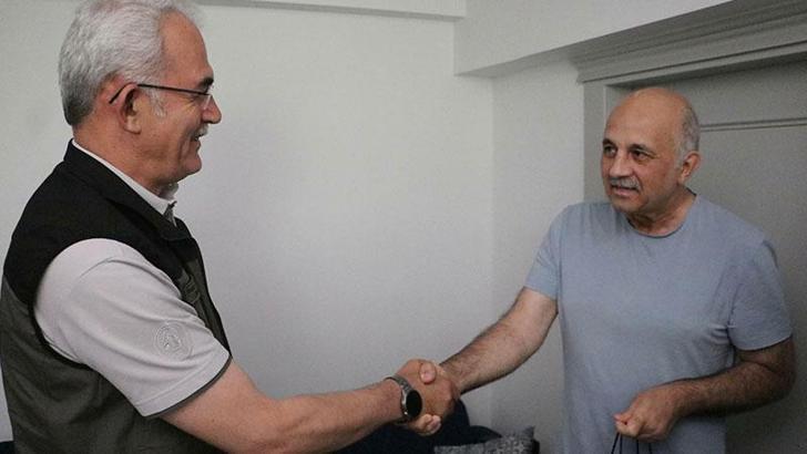 Orman Genel Müdürü Karacabey, helikopter kazasından yaralı kurtulan Rus pilotu ziyaret etti