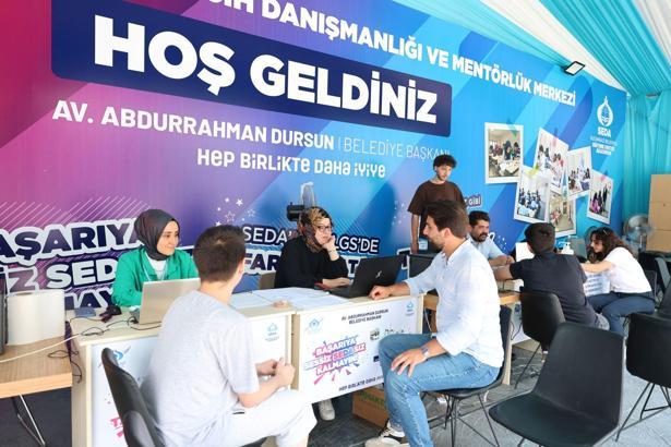 Sultangazi’de gençlere LGS tercihlerinde rehberlik desteği veriliyor