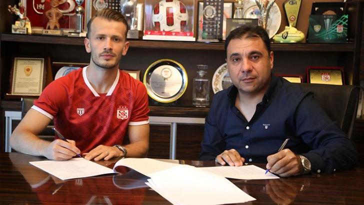 Sivasspor, Abdulkadir Parmak'ı kadrosuna kattı