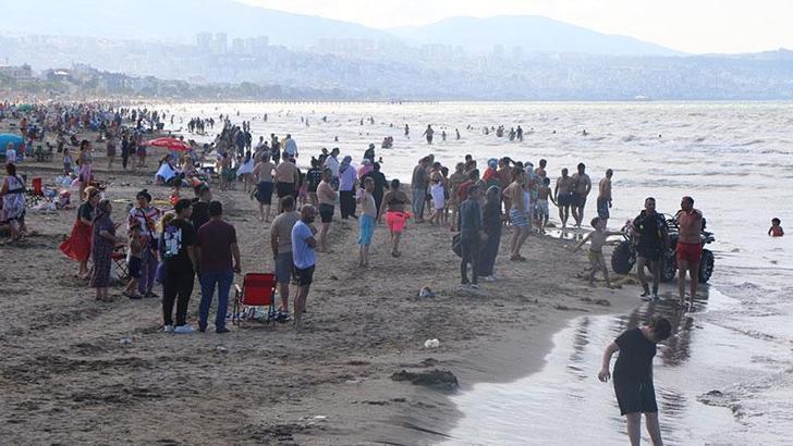 Samsun'da 4'ü çocuk 5 kişi boğulma tehlikesi geçirdi; ikizlerden biri kayıp