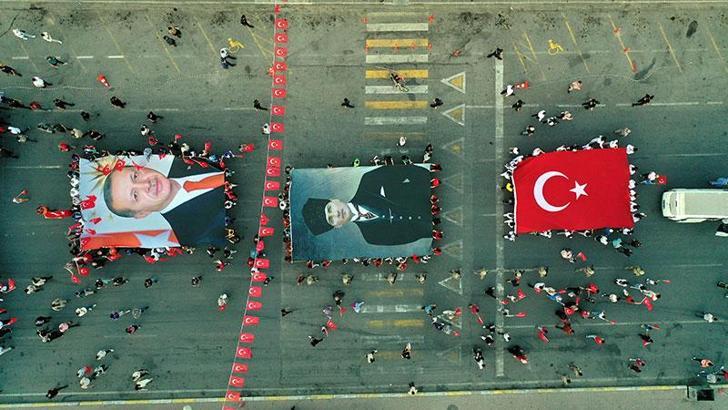 15 Temmuz Demokrasi ve Milli Birlik Günü'nün 7’nci yılında yurt genelinde çeşitli etkinlikler düzenlendi