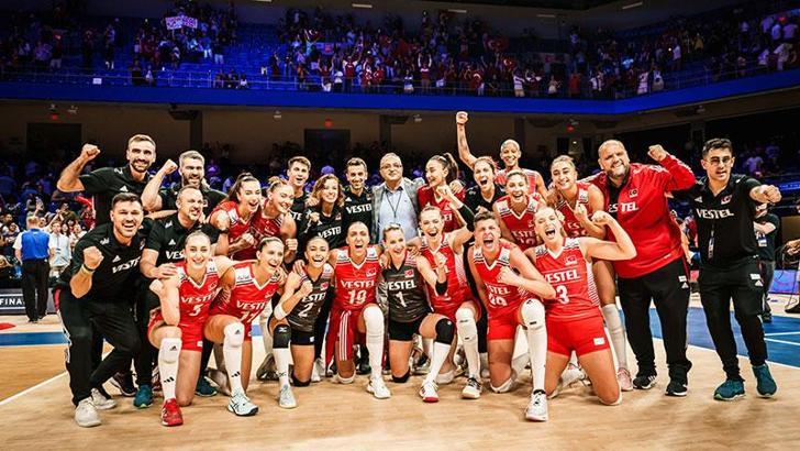 A Milli Kadın Voleybol Takımı, Milletler Ligi'nde finale yükseldi