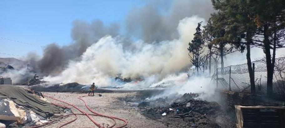 Ankara'da yatak fabrikası yandı