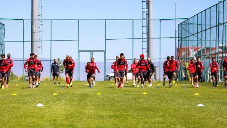 Sivasspor, kamp çalışmalarını sürdürdü