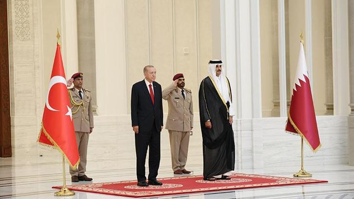 Cumhurbaşkanı Erdoğan Katar’da resmi törenle karşılandı