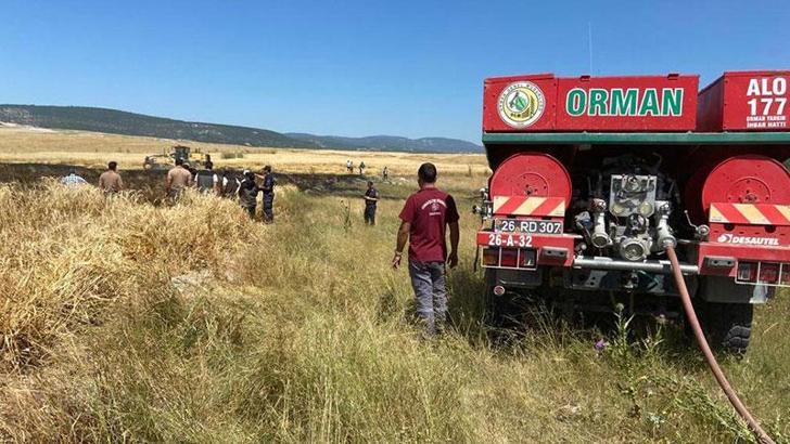 Eskişehir’de 30 dönüm arpa tarlası yandı