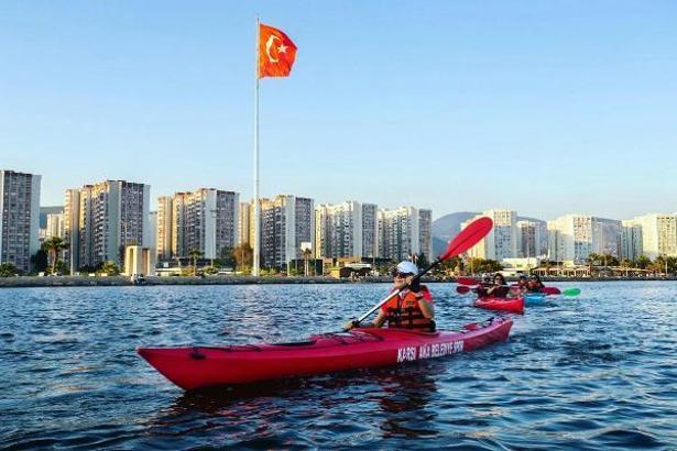 Karşıyaka'da kano kursları devam ediyor
