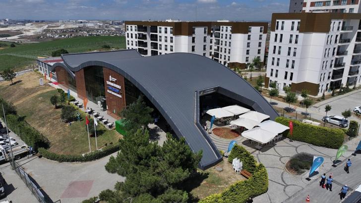 Başakşehir’de Teoman Duralı Millet Kıraathanesi ve Kültür Yaşam Merkezi açıldı