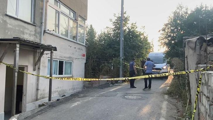 Sultangazi'de bazanın altında battaniyeye sarılmış kadın cesedi bulundu