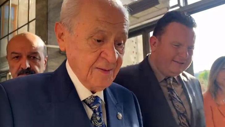 Bahçeli: CHP'de sınıf arkadaşım devam etmezse Ekrem'e karşı Özgür derim