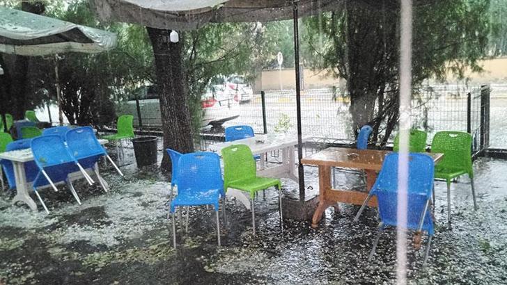 Kağızman'da dolu, Diyadin'de yağmur zarar verdi