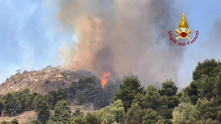 İtalya’nın güneyinde orman yangınları devam ediyor