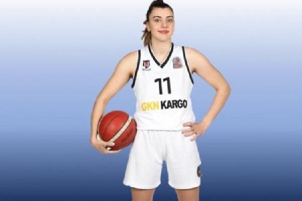 Türkiye'nin Genç Basketbol Yıldızları ödülü Elif Bayram ve Sadık Emir Kabaca'nın oldu