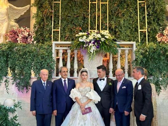 MHP Genel Başkanı Devlet Bahçeli, Ankara'da nikah şahidi oldu