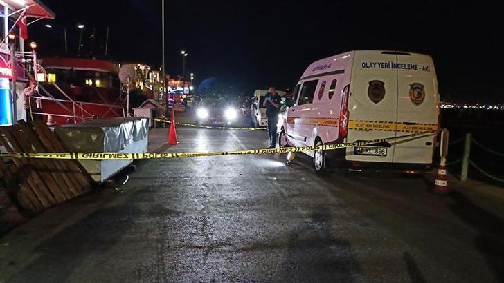 Elinde çiçekle yürüyen kadın silahlı saldırıda yaralandı