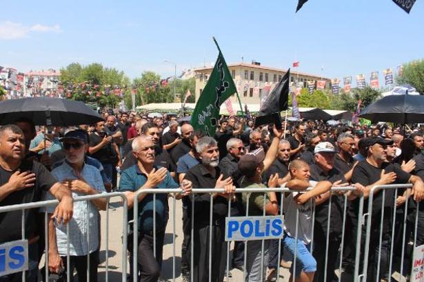 Kars'ta binlerce kişi Kerbela şehitlerini andı (2)
