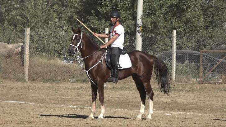 Eskişehir'de ata sporlarından, atlı cirit ve atlı okçuluk etkinliği