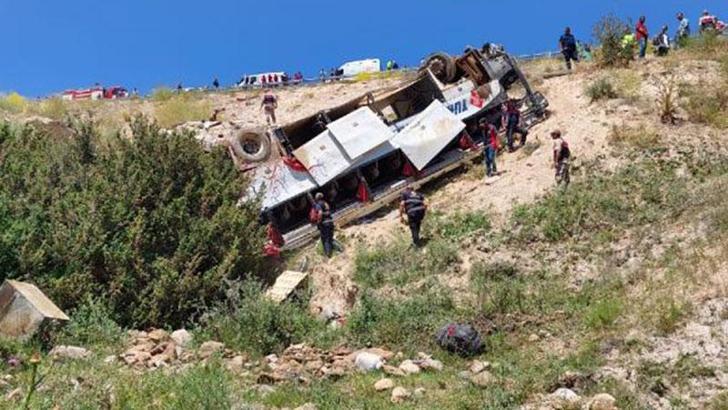 Kars'taki yolcu otobüsü kazasında ölenlerin sayısı 8'e çıktı
