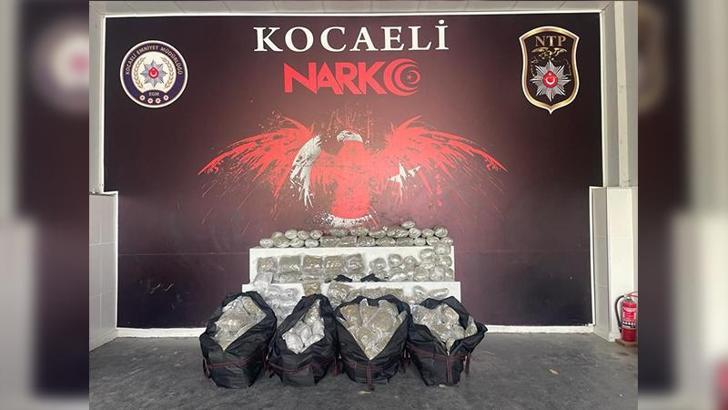 Uyuşturucu taşıdığı otomobili TEM’de bırakıp kaçtı