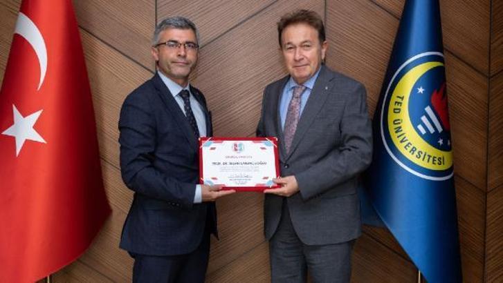 TED Üniversitesi Rektörü Sabuncuoğlu’na ‘onursal fahri üyelik’