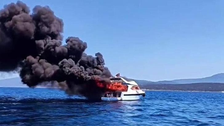 Motoryat alev alev yandı; 8 kişi tahliye edildi