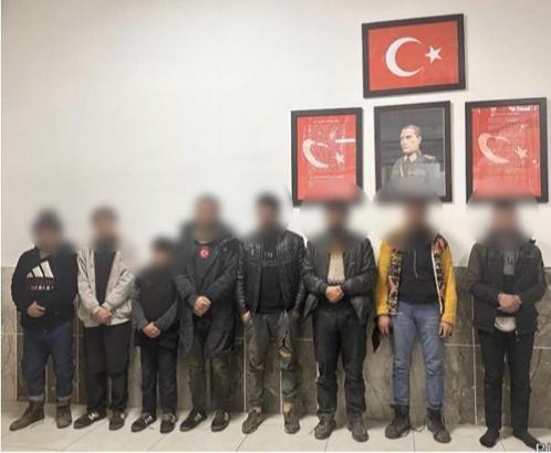 Iğdır'da 13 göçmen kaçakçısı tutuklandı
