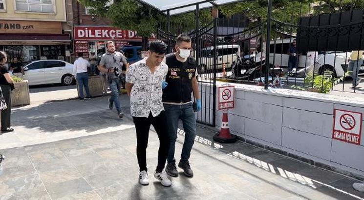 Üvey ağabeyini, annesine olan borcunu ödemediği için öldürmüş