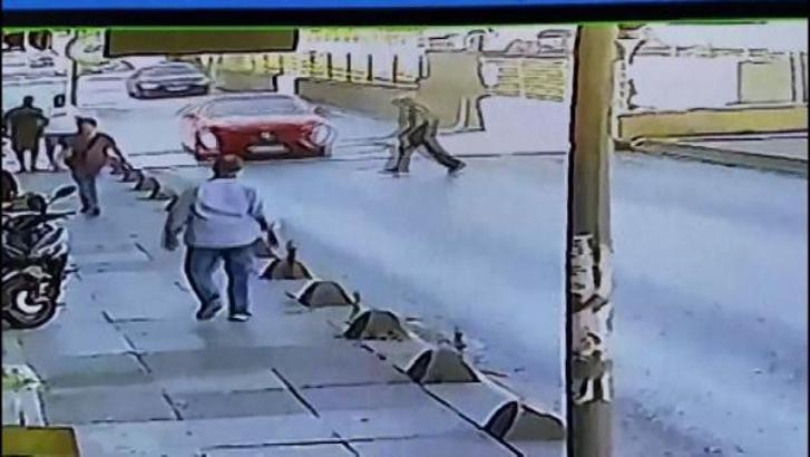 Bayrampaşa'da otomobilin çarptığı yaya hayatını kaybetti